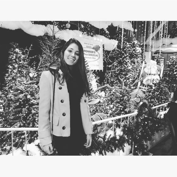 Meet your Posher, Erika - Picture 1 of 1